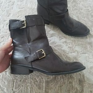 Dark brown adjustable ankle boot